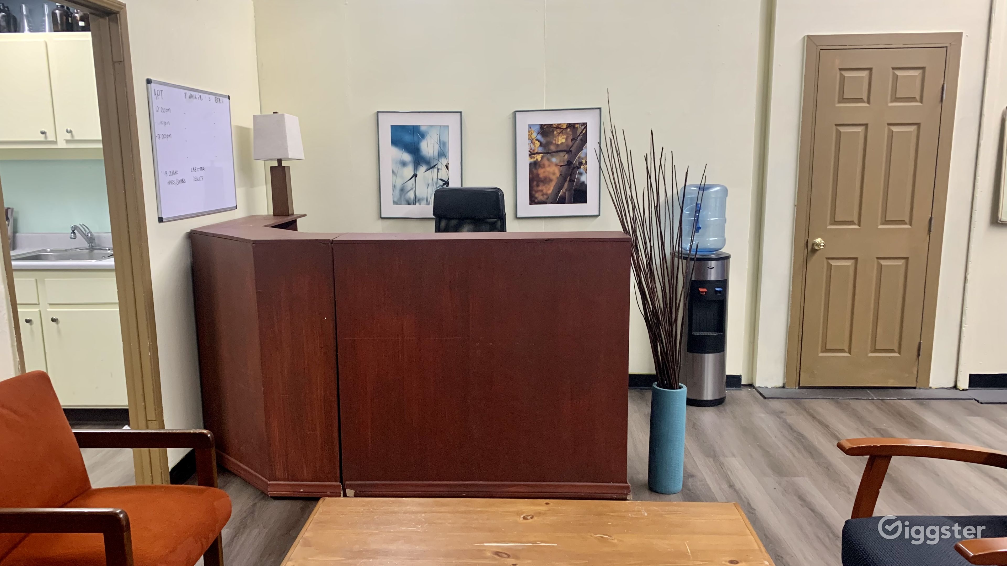 Affordable Film/Video Multi-Standing Sets | Rent this location on Giggster