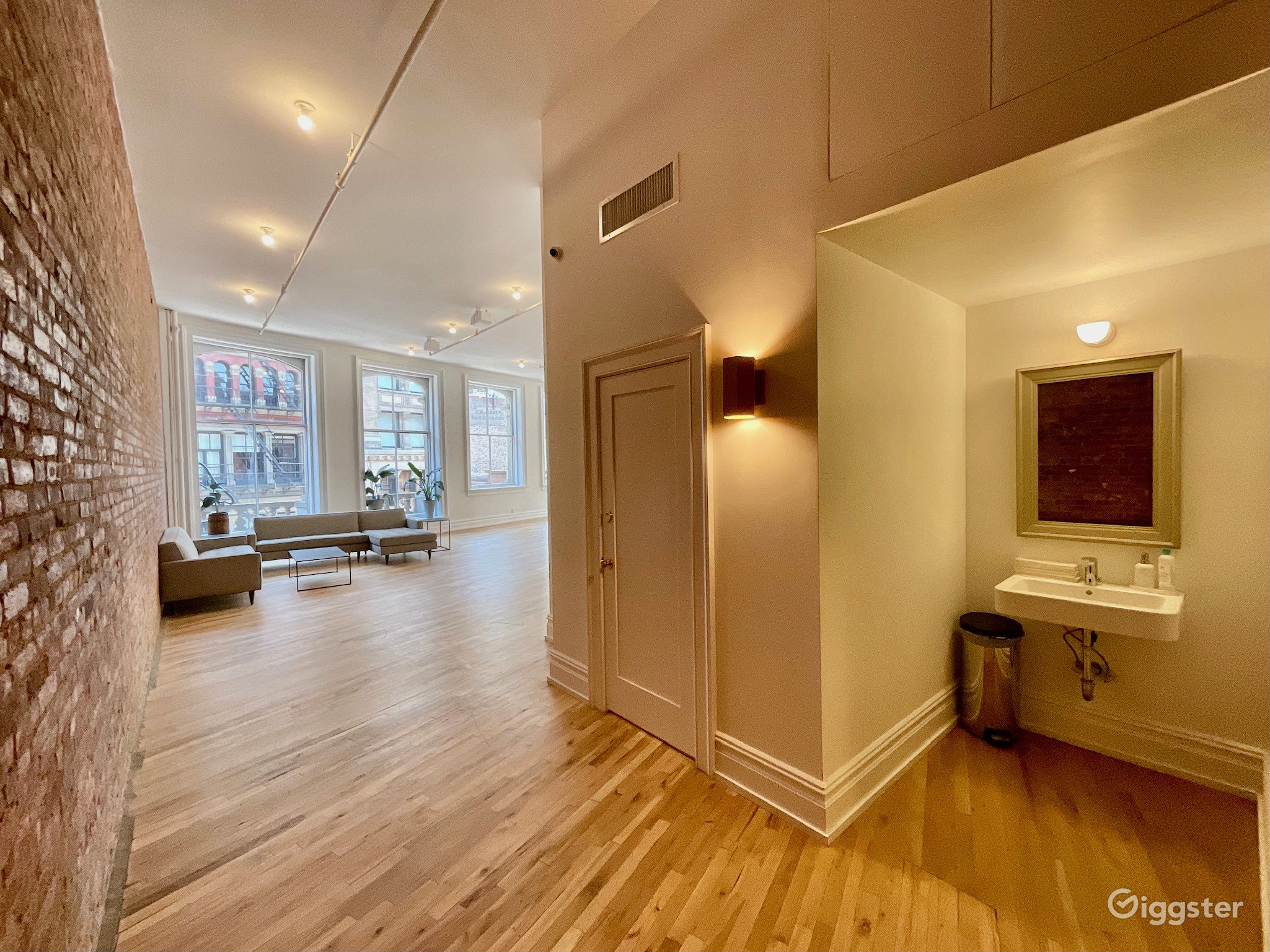 Sunny Corner Loft with Open Kitchen Rent this location on Giggster