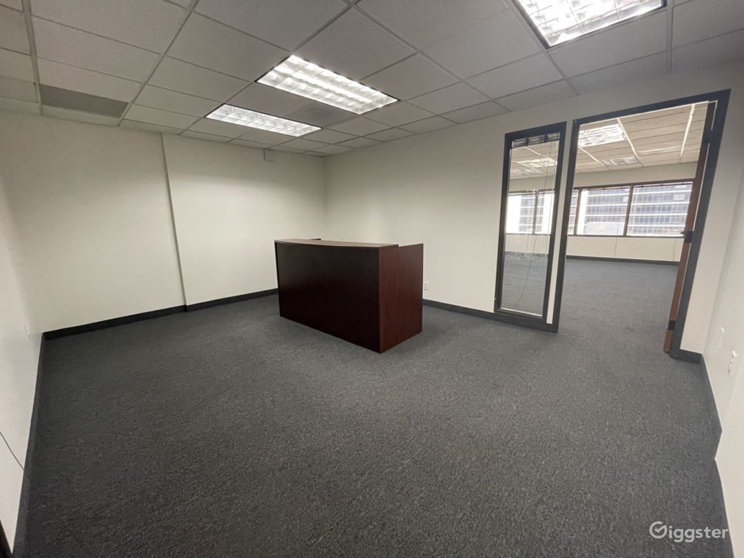  7th Floor, Suite 722- THE RECEPTION DESK 