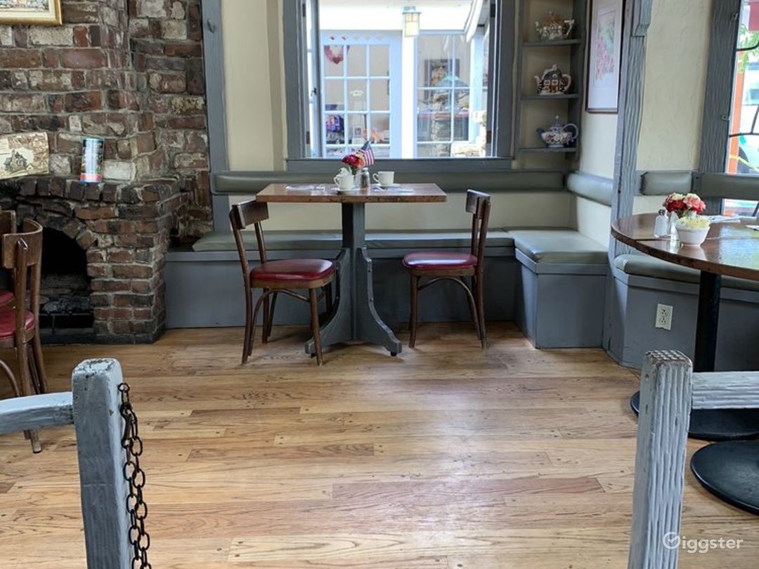 Vintage Restaurant in a 1927 Cottage Photo 2