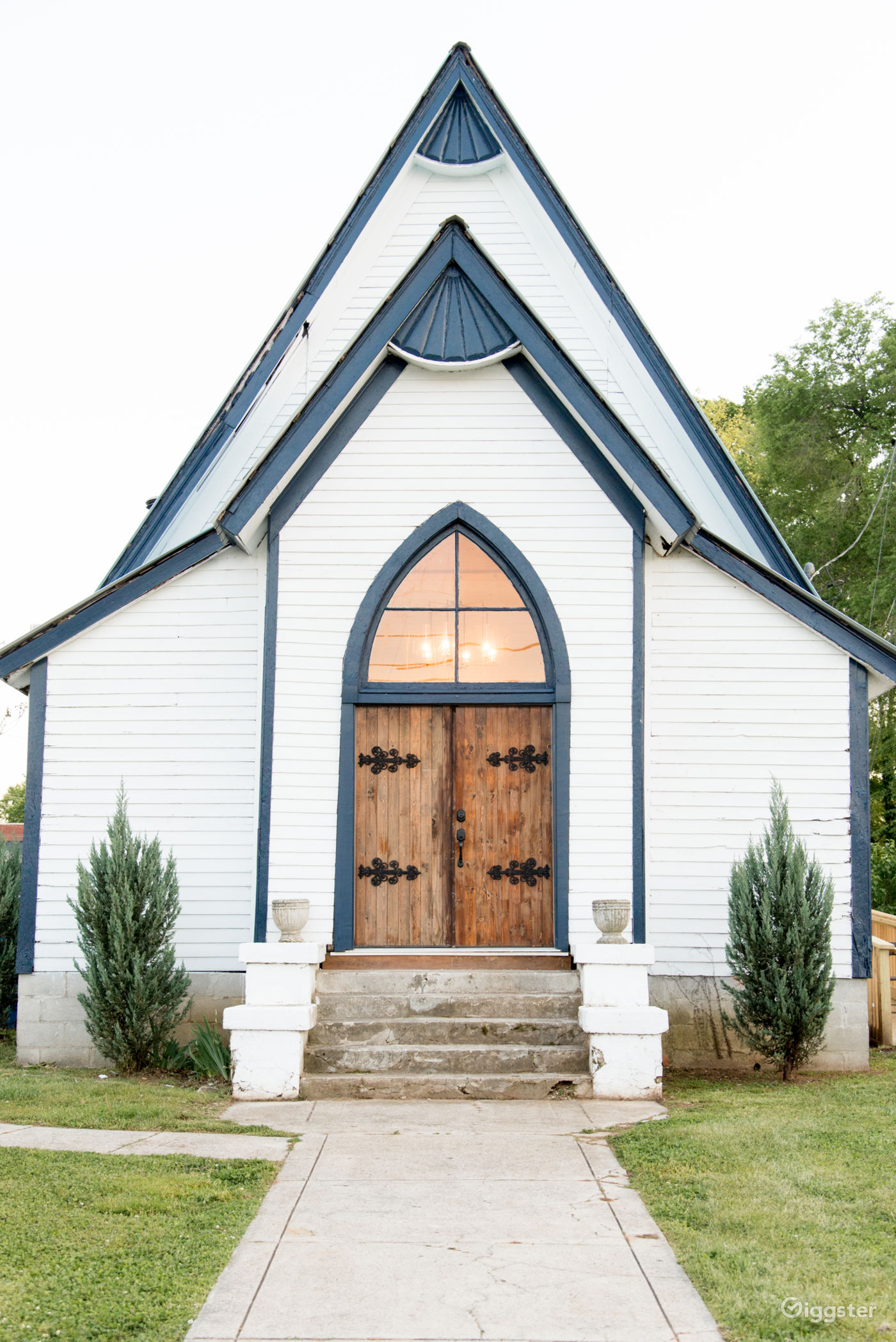 In the Heart of Historic downtown Mt. Pleasant, TN Rent this location