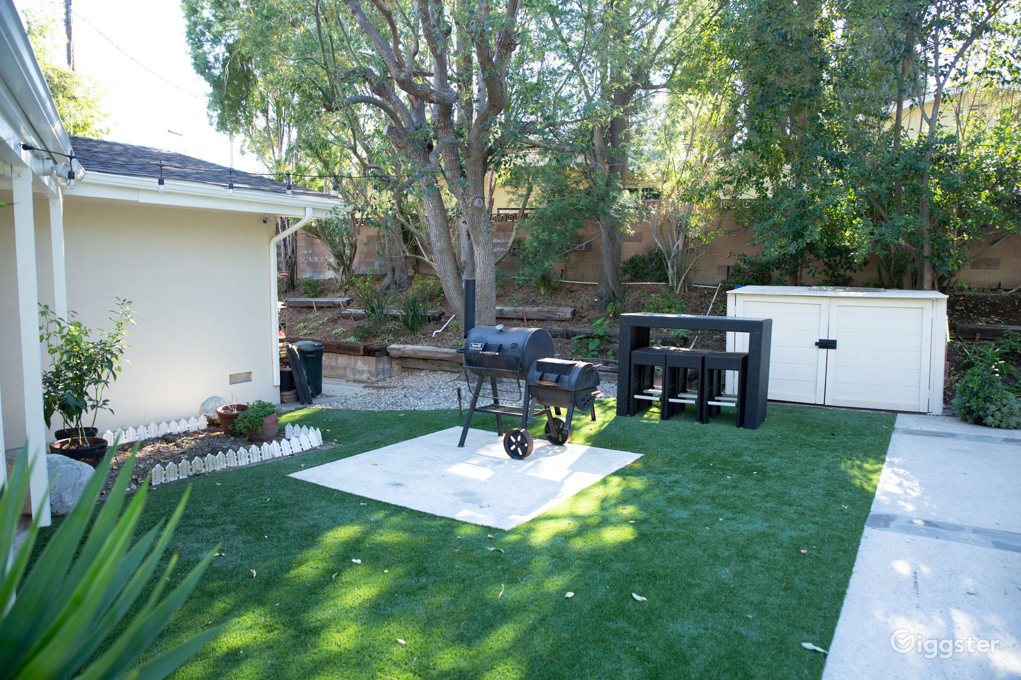 Woodland Hills ranch style home with amazing yard! Rent this location