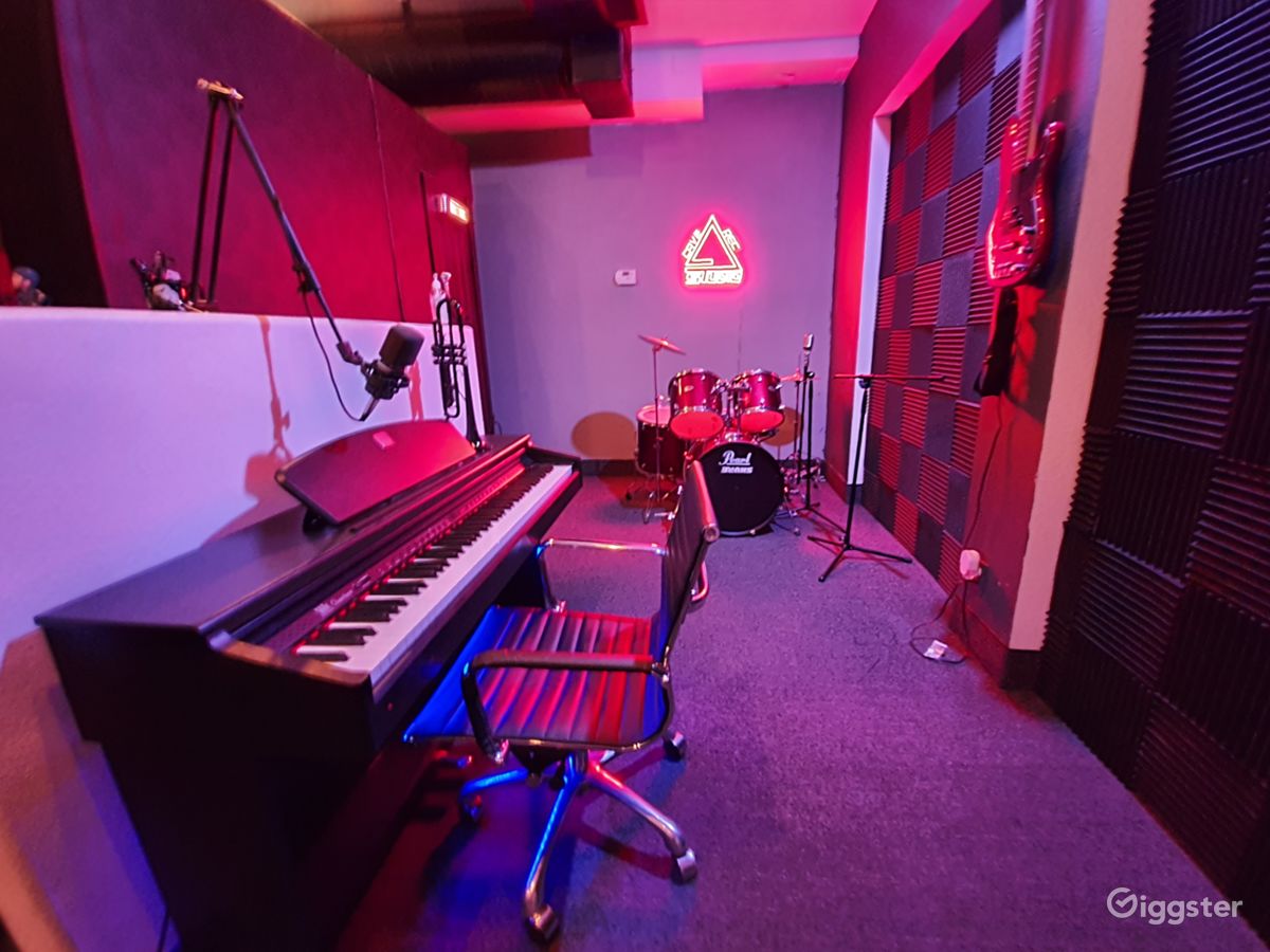Creative Music Studio Rent this location on Giggster