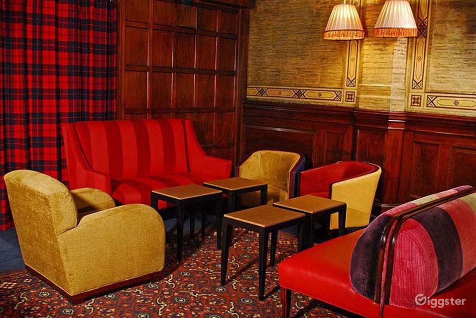 Upscale bar and restaurant Location 3124 Rent this location on Giggster