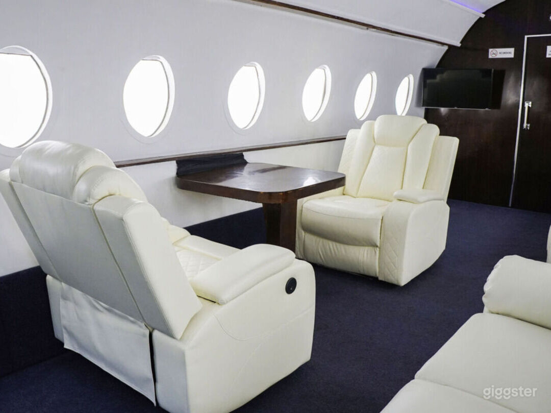 Studio With  Lux Private Jet Set Photo 1