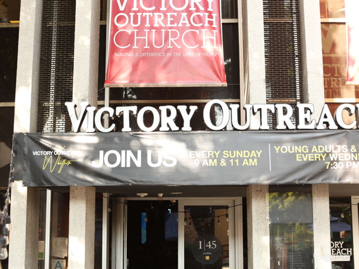 UPTOWN GREENLEAF STUDIO Rent this location on Giggster