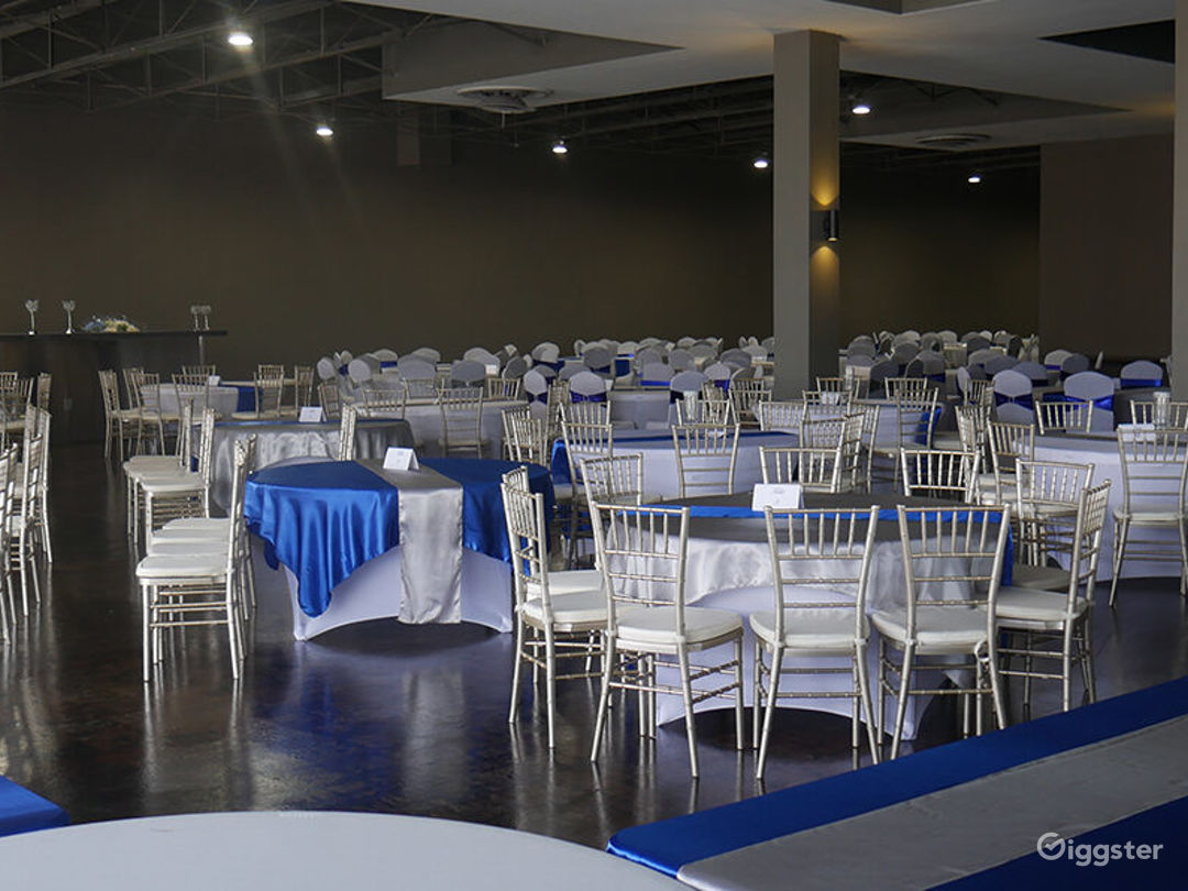 Tuxedo Ballroom corporate dinners, galas and fundraisers accommodate  up to 350 people