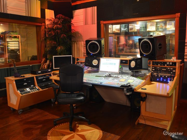 Room A Professional Recording Studio Rent this location on Giggster