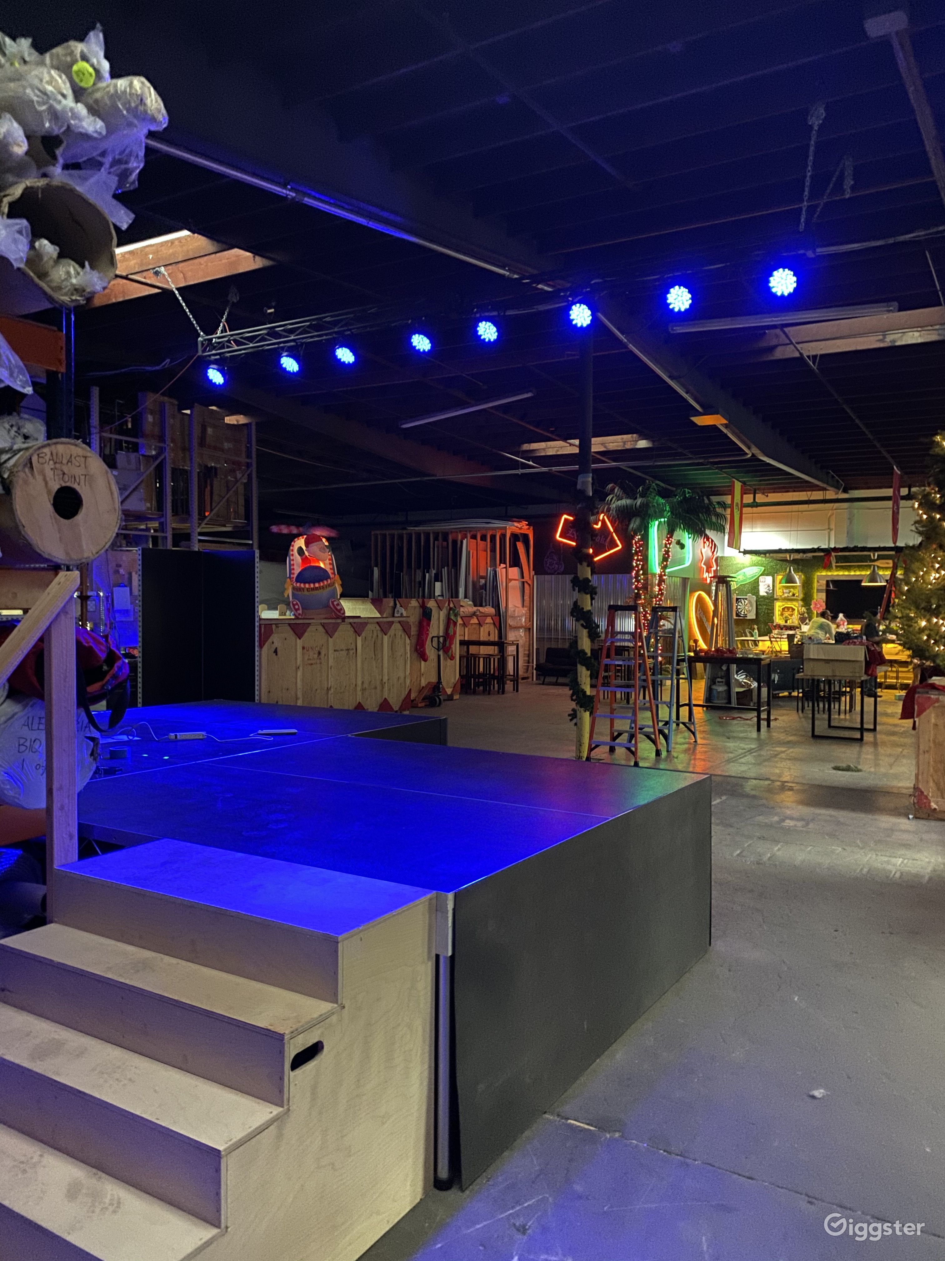 Unique Commercial Design Warehouse, Bar & Club Rent this location on