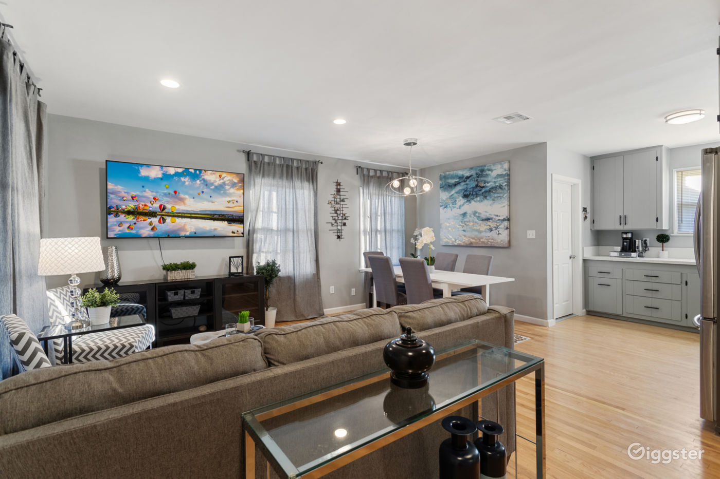 Traditional Home In Northridge/Sherwood Forest. Rent this location on Giggster