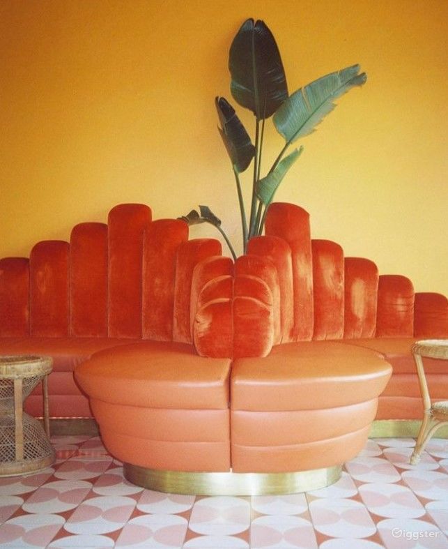 Funky Ice Cream Store With a Function Space in Thornbury Rent this