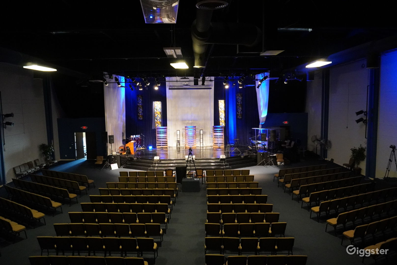 Granada Hills MultiPurpose Event Space Rent this location on Giggster