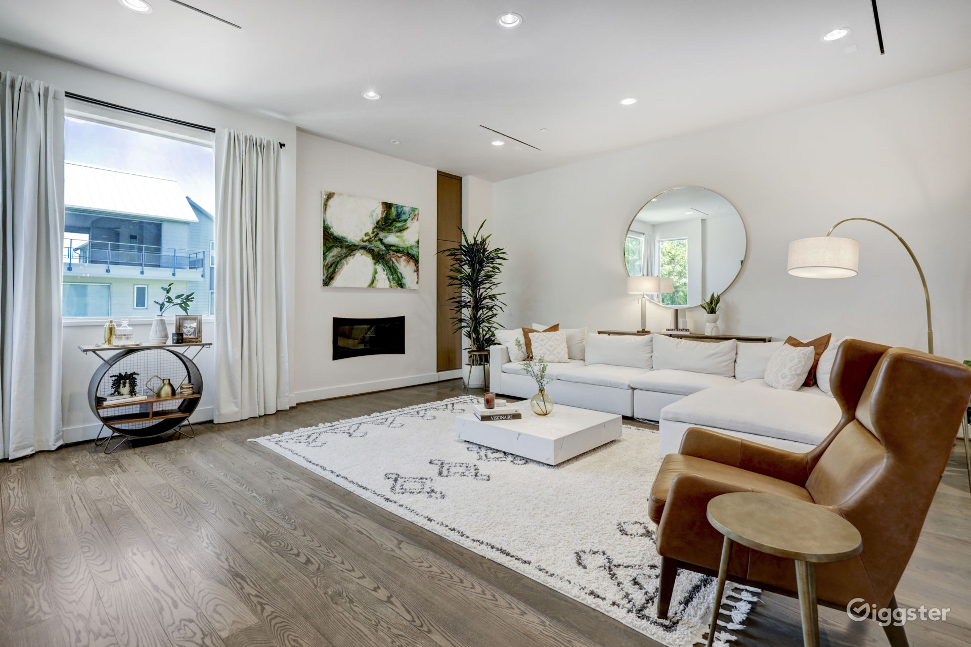 Luxurious Montrose 4000+ sqft Townhome w/ Stunning Skyline Views Rent