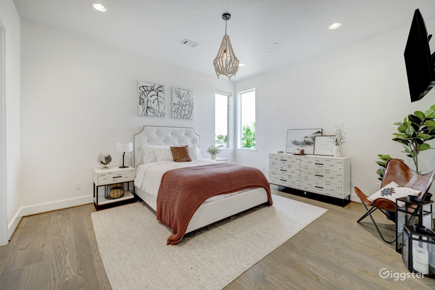 Luxurious Montrose 4000+ sqft Townhome w/ Stunning Skyline Views Rent