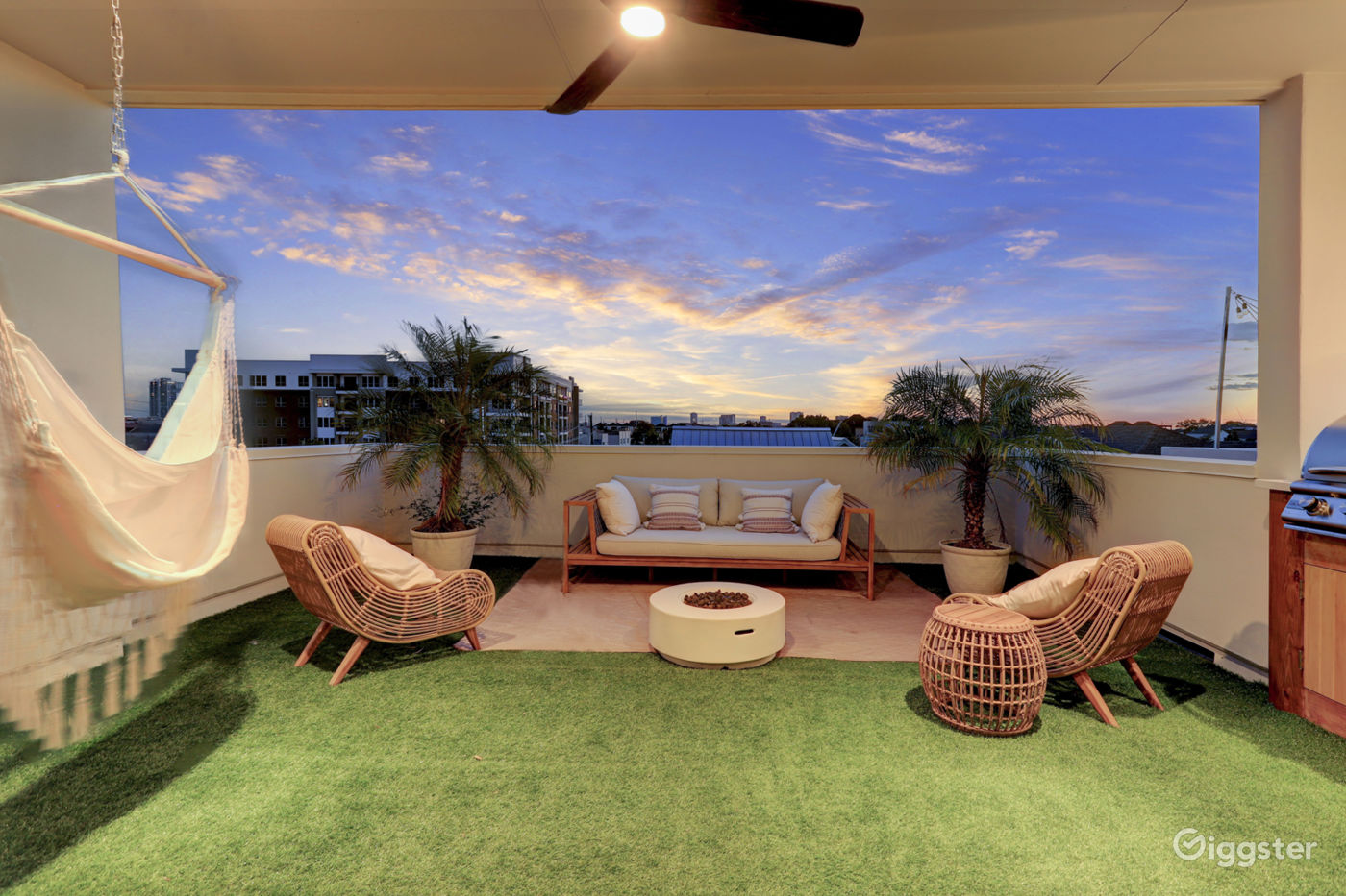 Luxurious Montrose 4000+ sqft Townhome w/ Stunning Skyline Views Rent