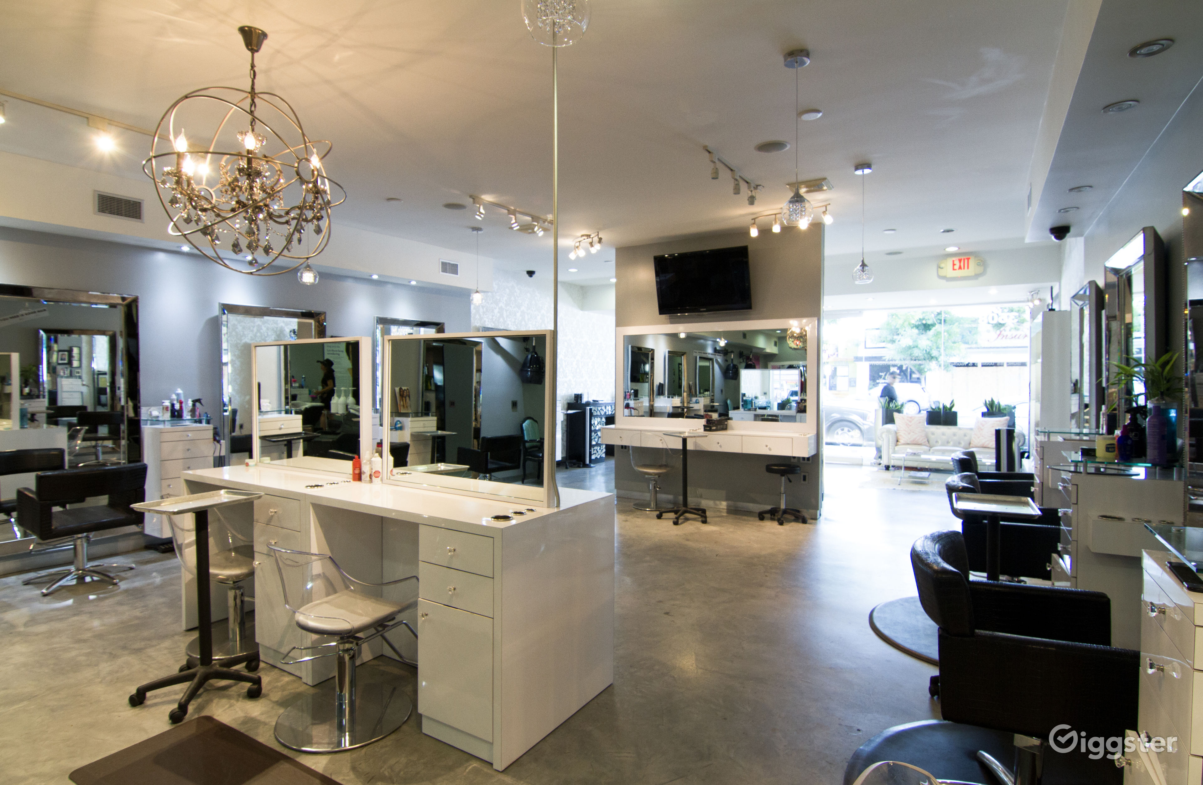 Posh Salon in Burbank Rent this location on Giggster