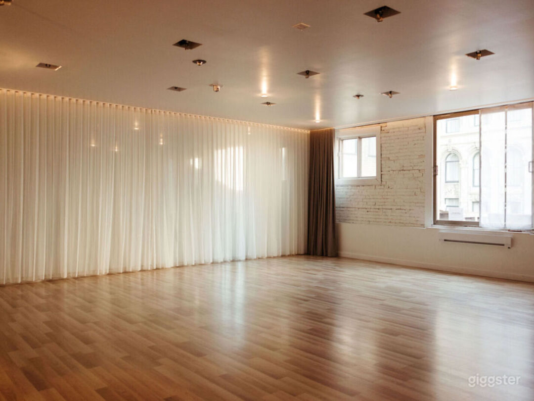 Loft in historical Old Montreal Photo 2
