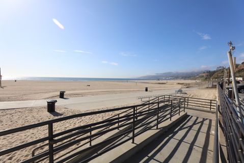 Will Rogers State Beach | Lifeguard Towers 17-18 Photo 82