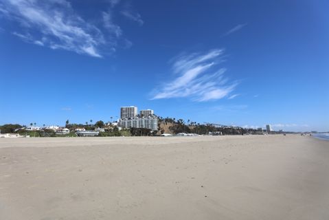 Will Rogers State Beach | Lifeguard Towers 17-18 Photo 10