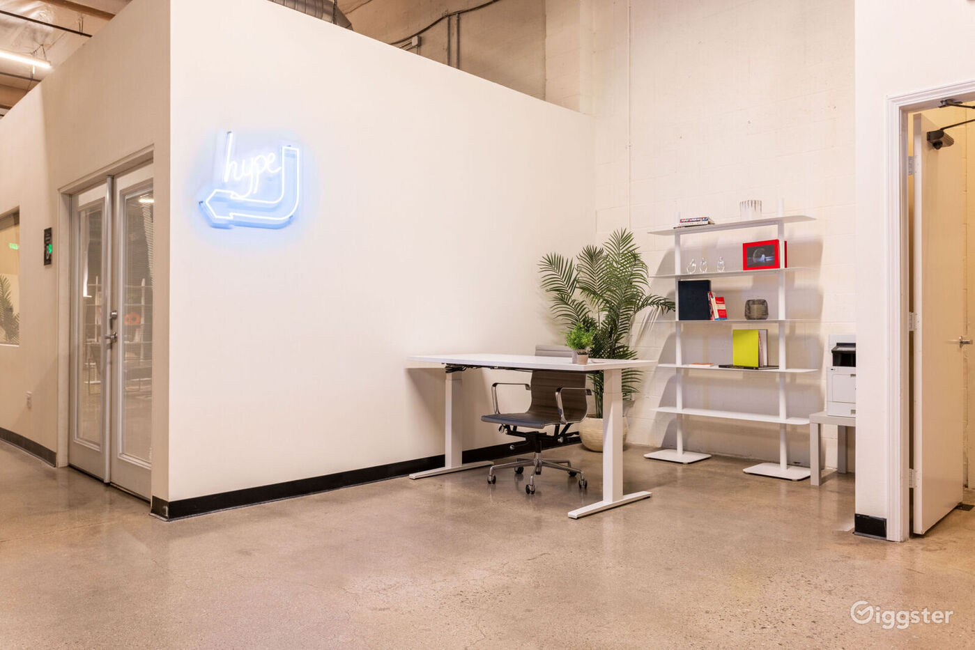 Photography Studio & Flexible Office Space | Rent this location on Giggster