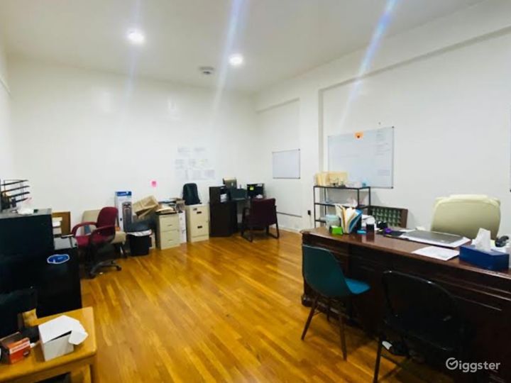 Cozy and Quiet Office Space in Des Moines Rent this location on Giggster