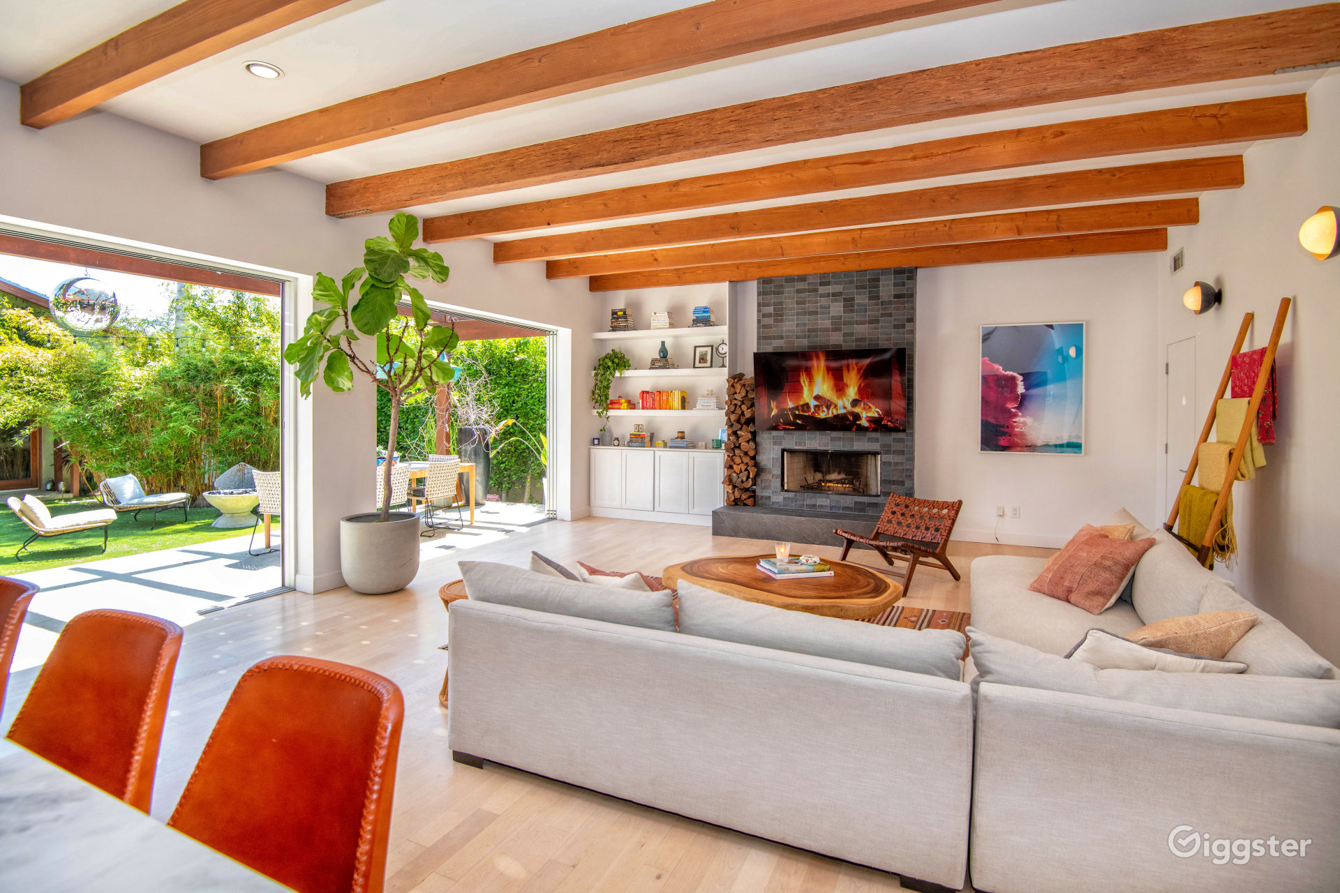 Modern and Homey House in the Heart of Venice Rent this location on