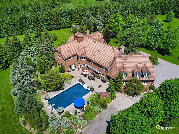 A TrueGem "Pool" in Caledon Village Rent this location on Giggster