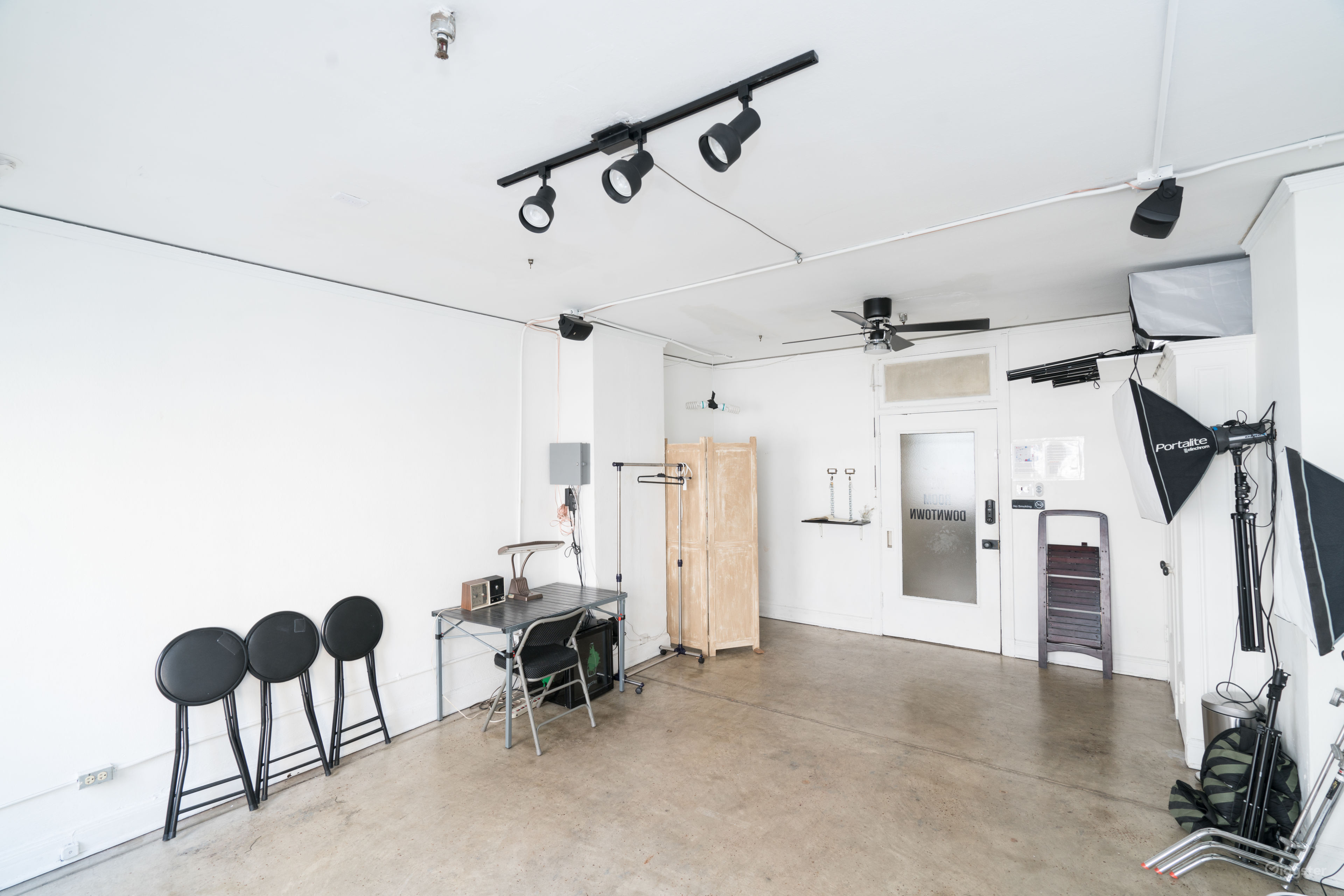 Daylight Photo Studio in DTLA, Includes Equipment Rent this location