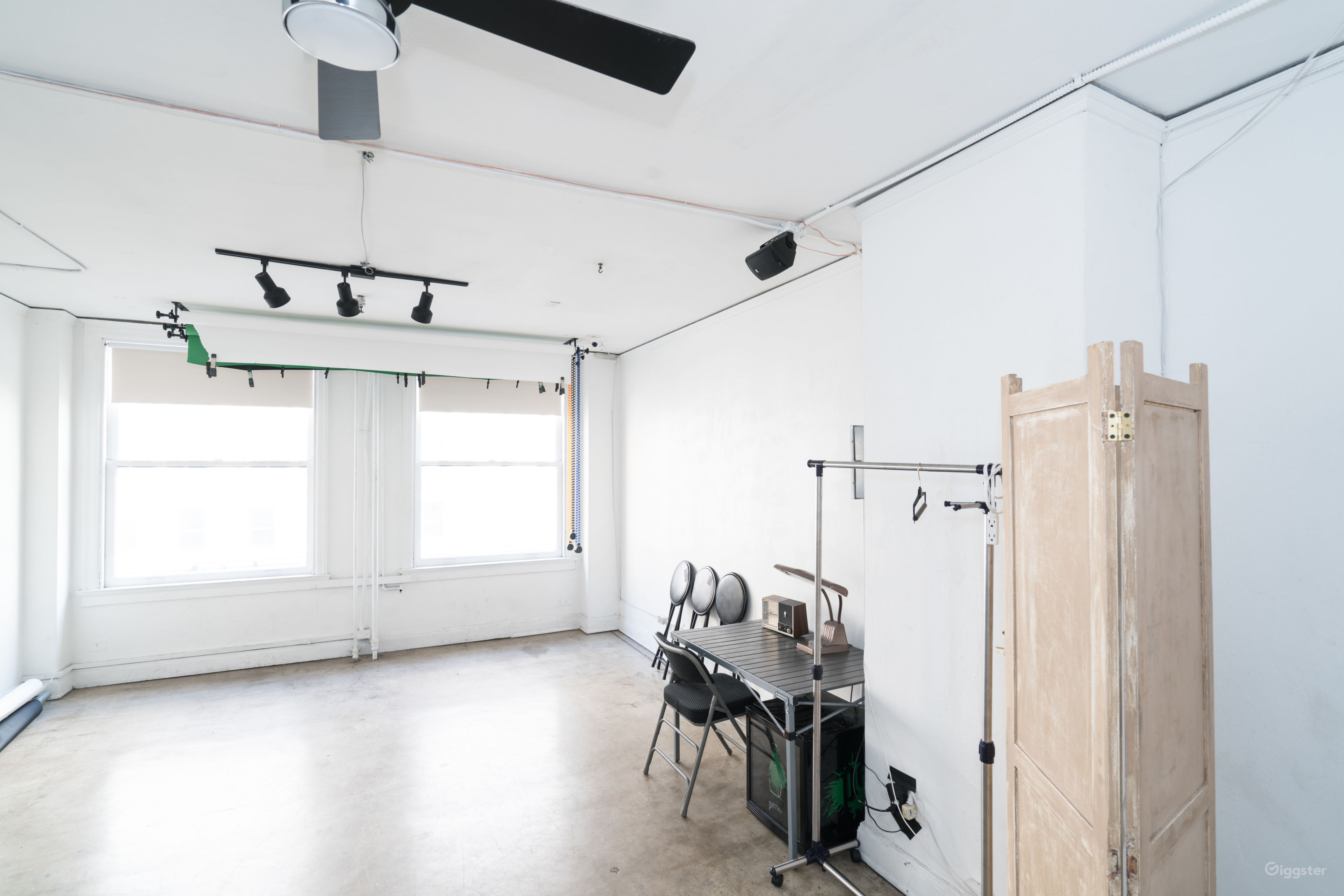 Daylight Photo Studio in DTLA, Includes Equipment Rent this location