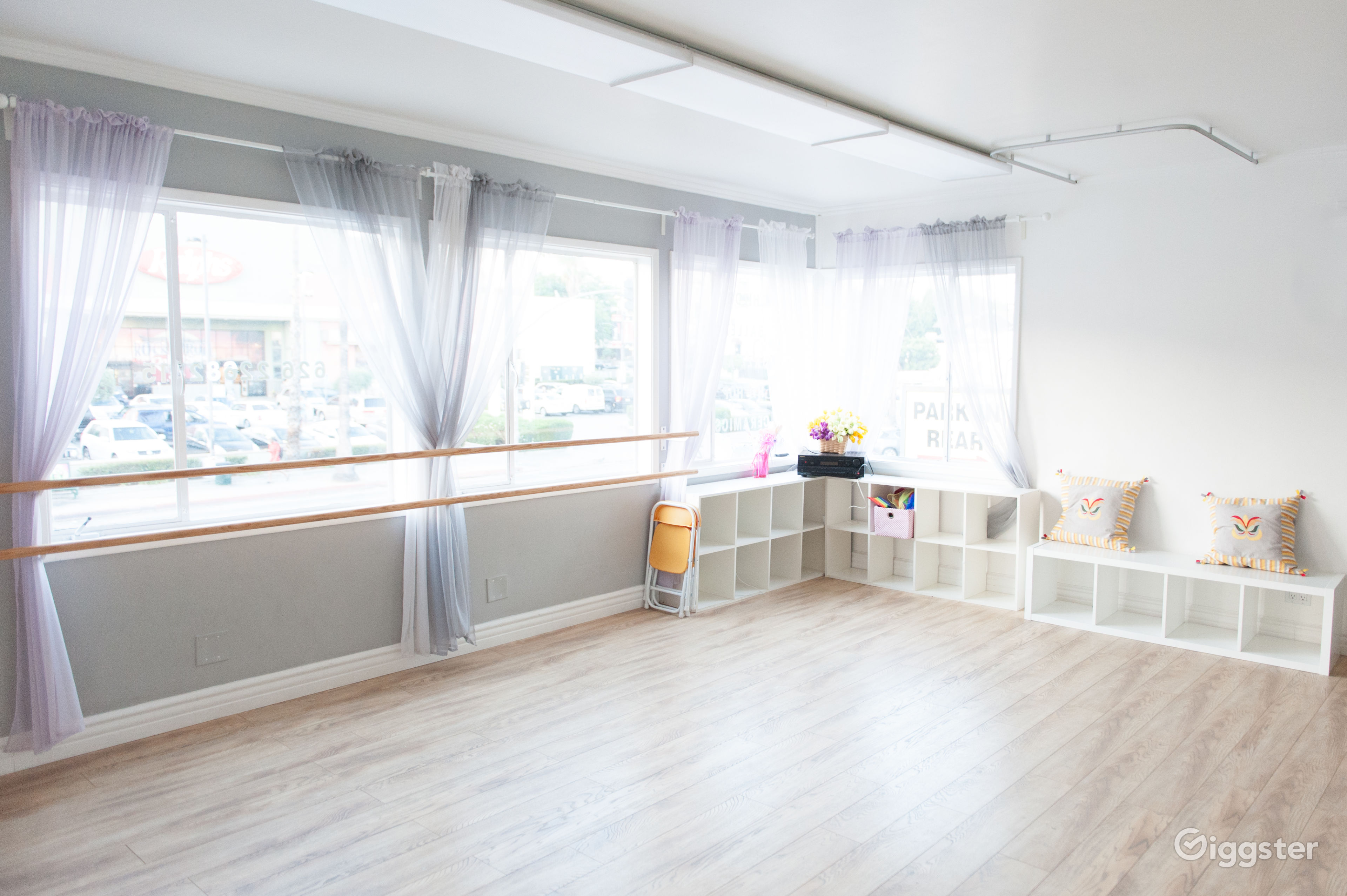 Private Bright Hollywood Dance Studio Space Rent This Location On Giggster