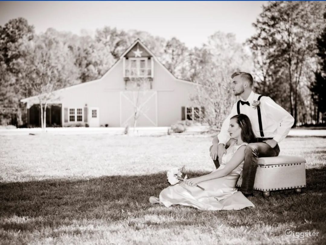 Modern Barn With Rustic Theme Photo 1