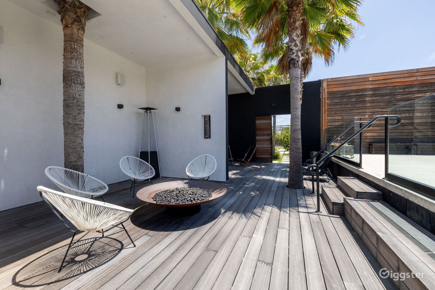 Curated visual reference: Maximum Studio Patio Garden Rent This Location On Giggster Photo Inspiration