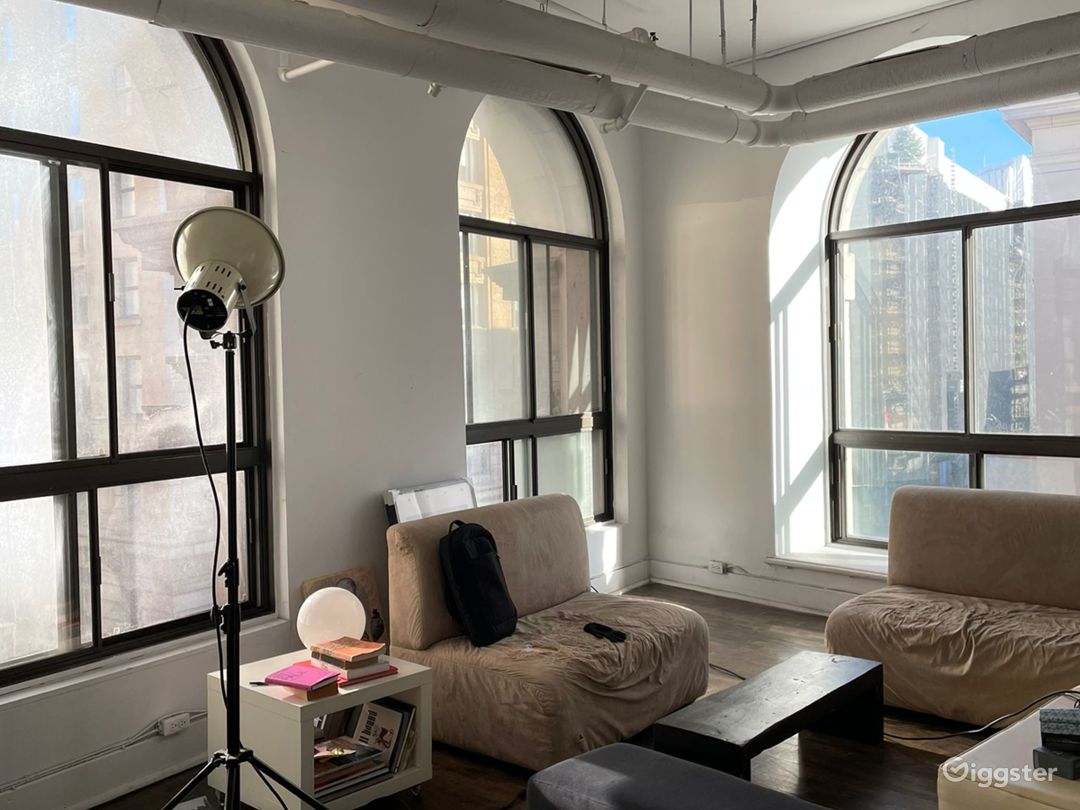  Bright & large studio loft in historic building 