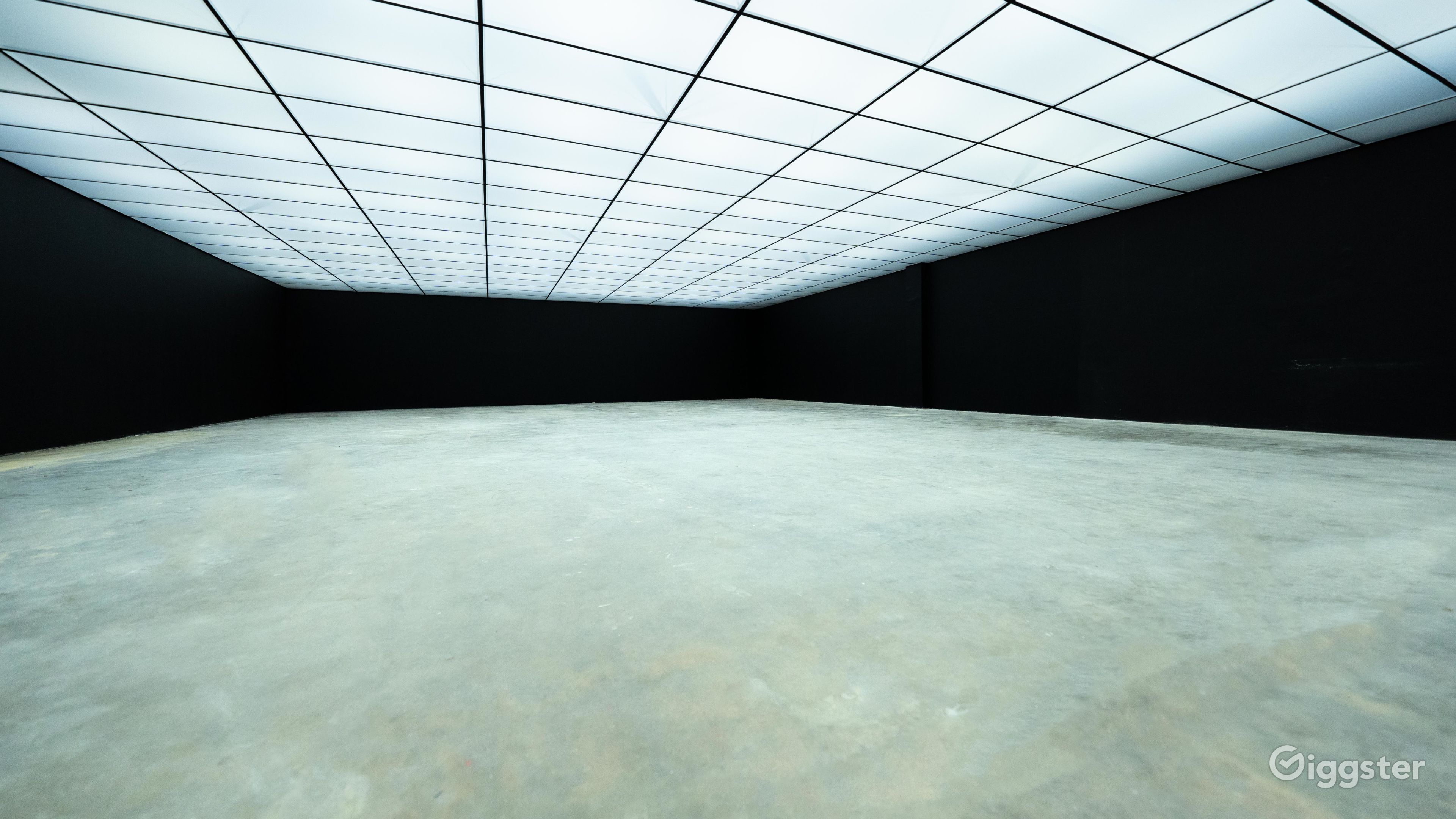 Batman Light Room: RGB Cave Studio for Rent in Hawthorne Giggster