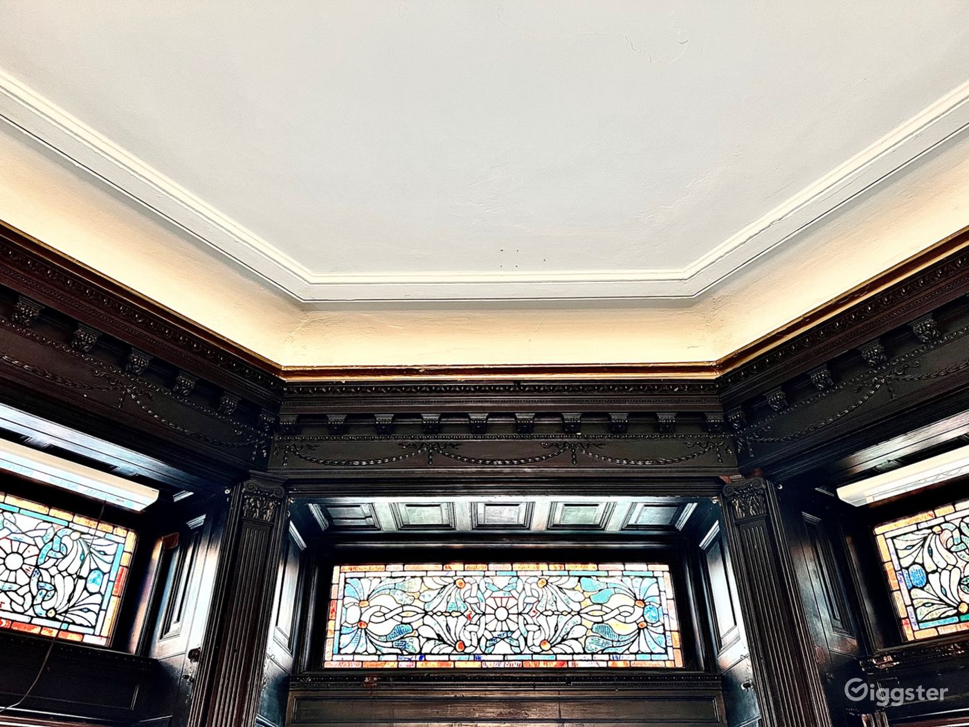 Elegantly preserved, traditional Harlem Townhouse! Rent this location on Giggster