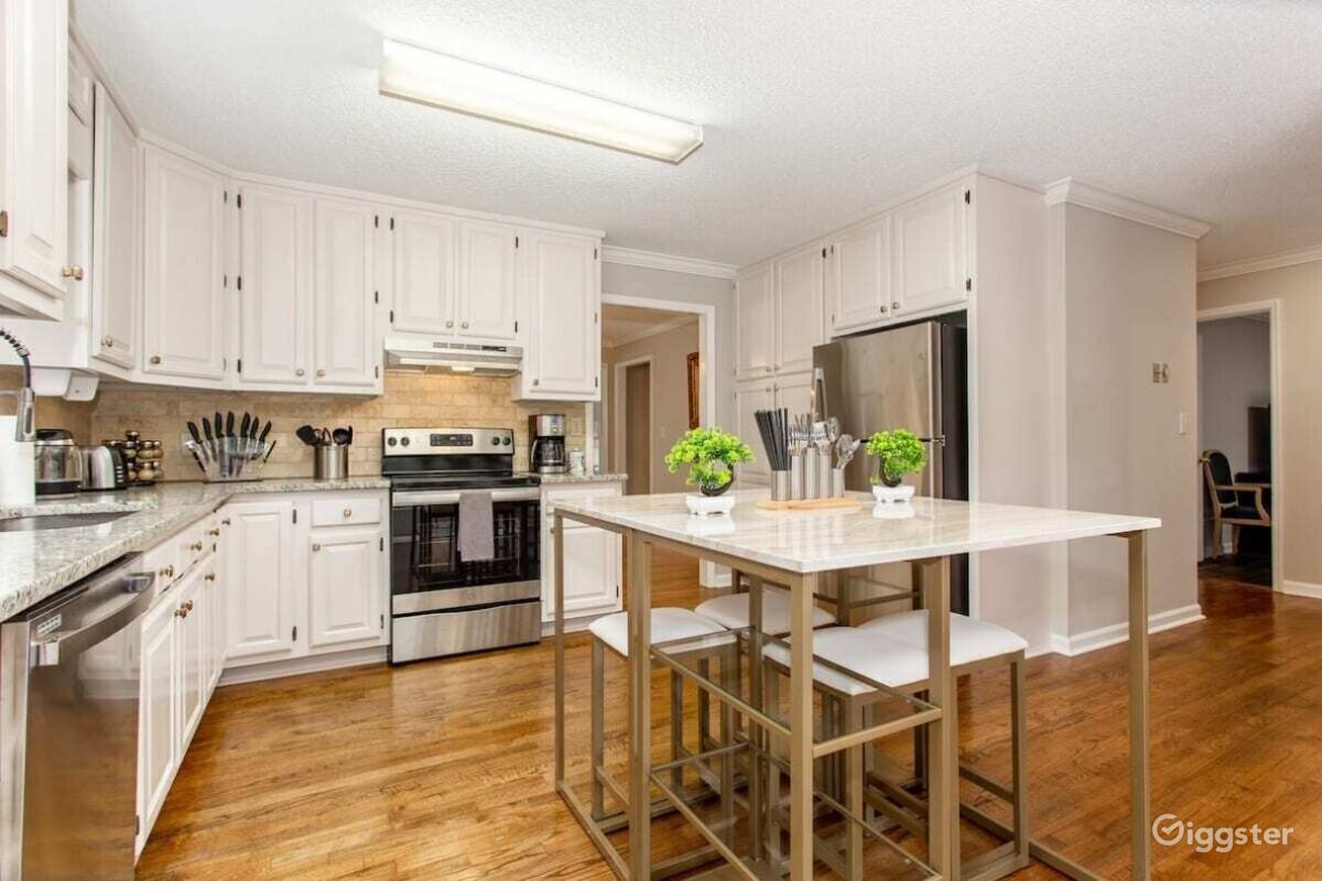 Colonial Style Fayetteville Estate Rent this location on Giggster