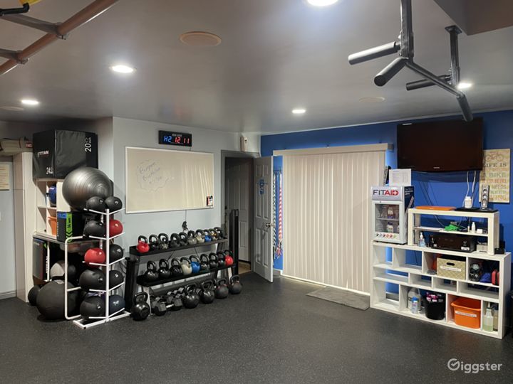 Private Fitness Studio/Gym+Outdoor Training Space Rent this location