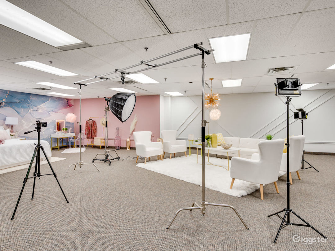  Creative Studio Space - Events, Meetings, Photoshoot, or Filming 