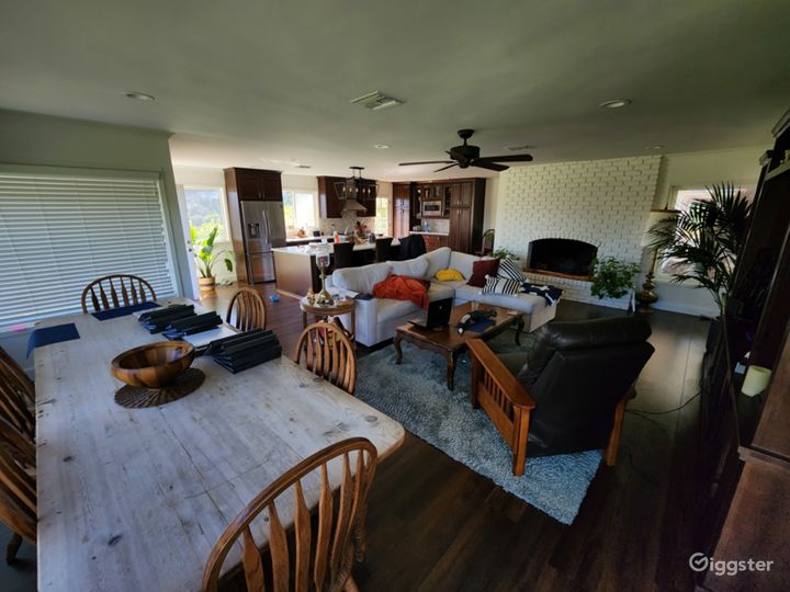 Main living area photo 3