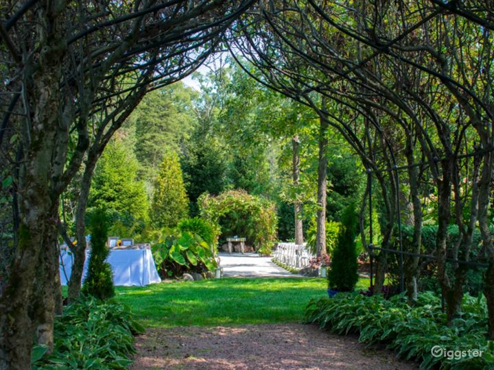 The Grove Rent this location on Giggster