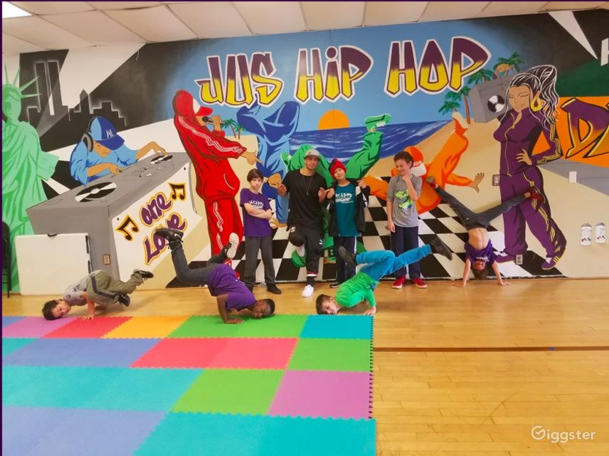 Spacious Studio in Pembroke Pines Rent this location on Giggster