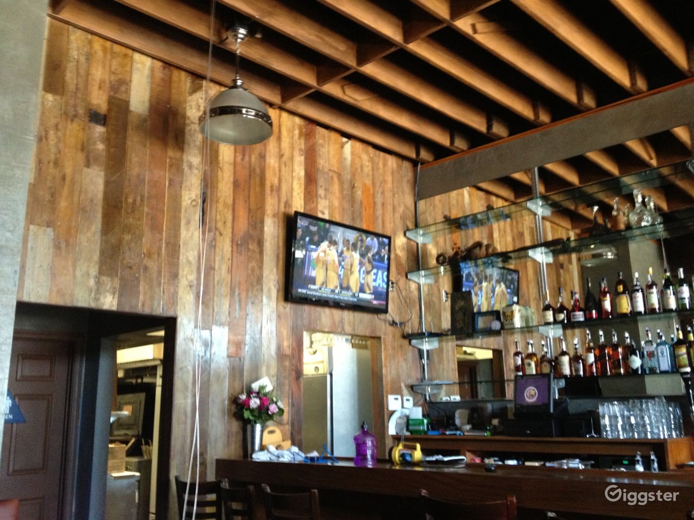 Whiskey Bar & Kitchen Rent this location on Giggster