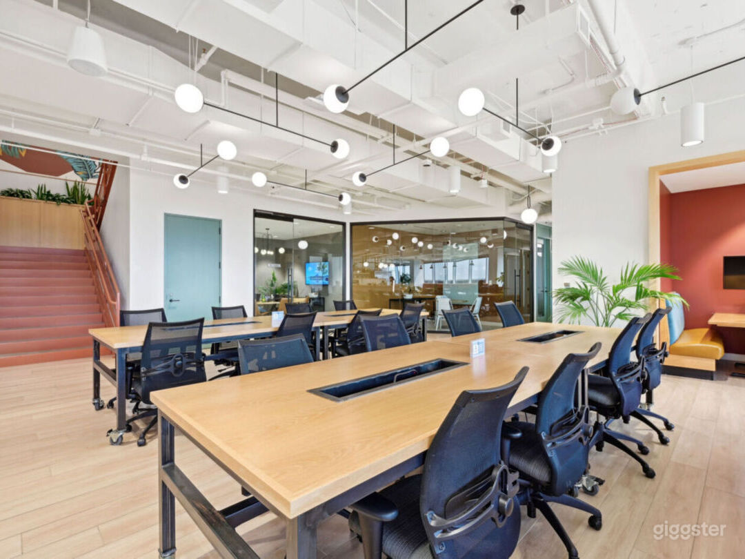 Premium High-Rise Coworking Space with Panoramic City Views in Uptown Houston Photo 1