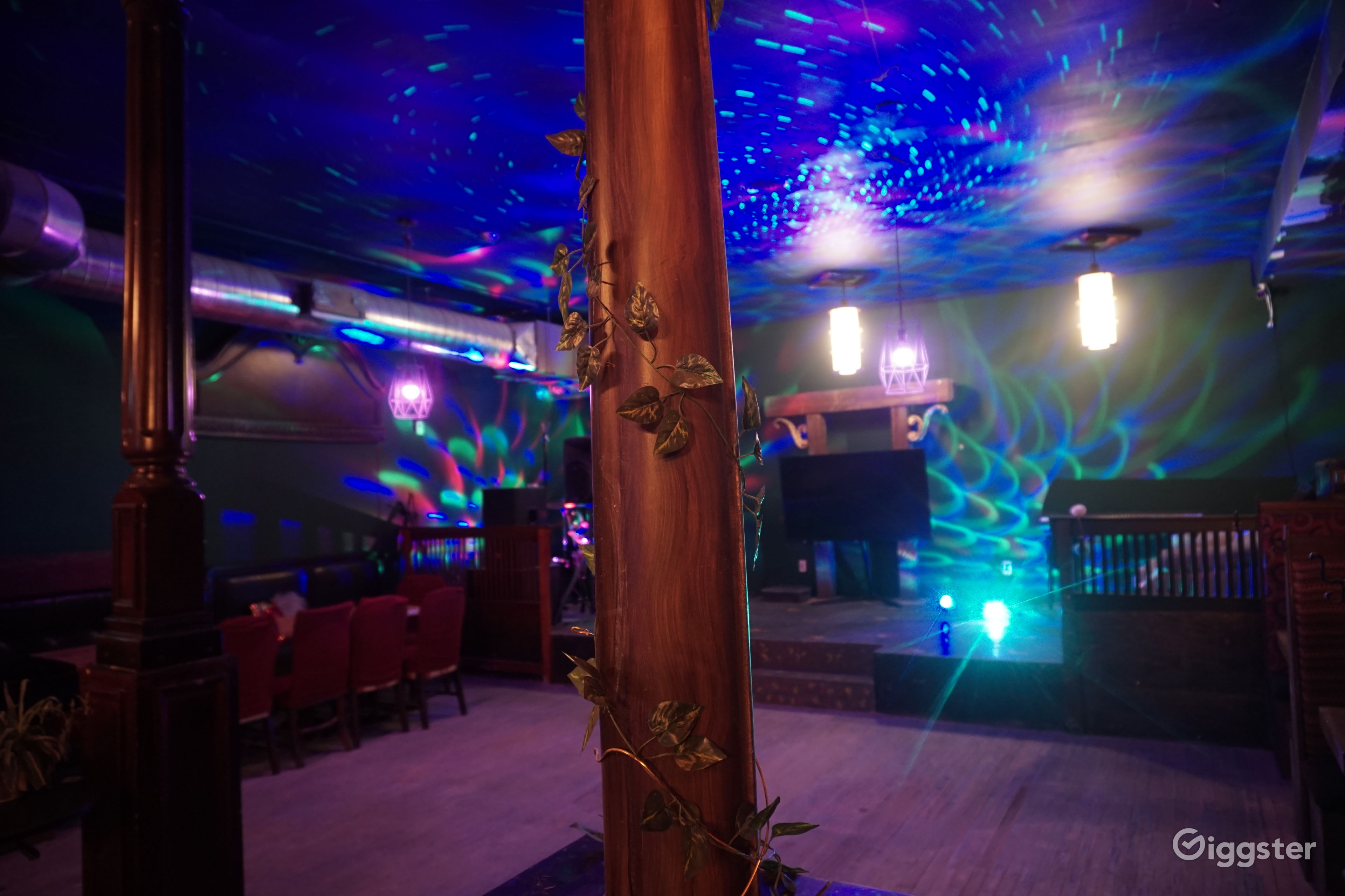 Moonlight Lounge Rent this location on Giggster