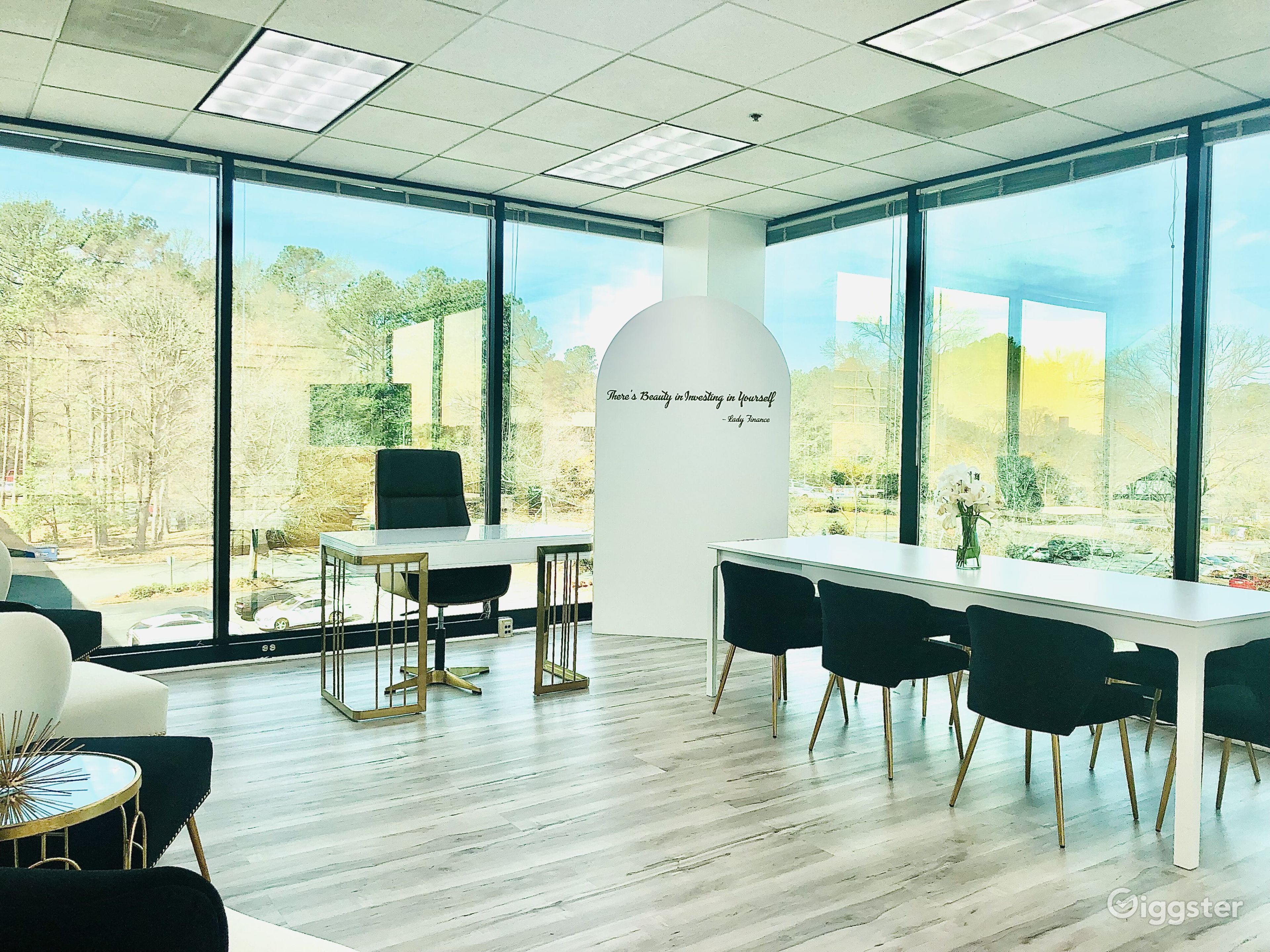 Picture of Luxury Office Space On Top Floor! | Rent this location on Giggster