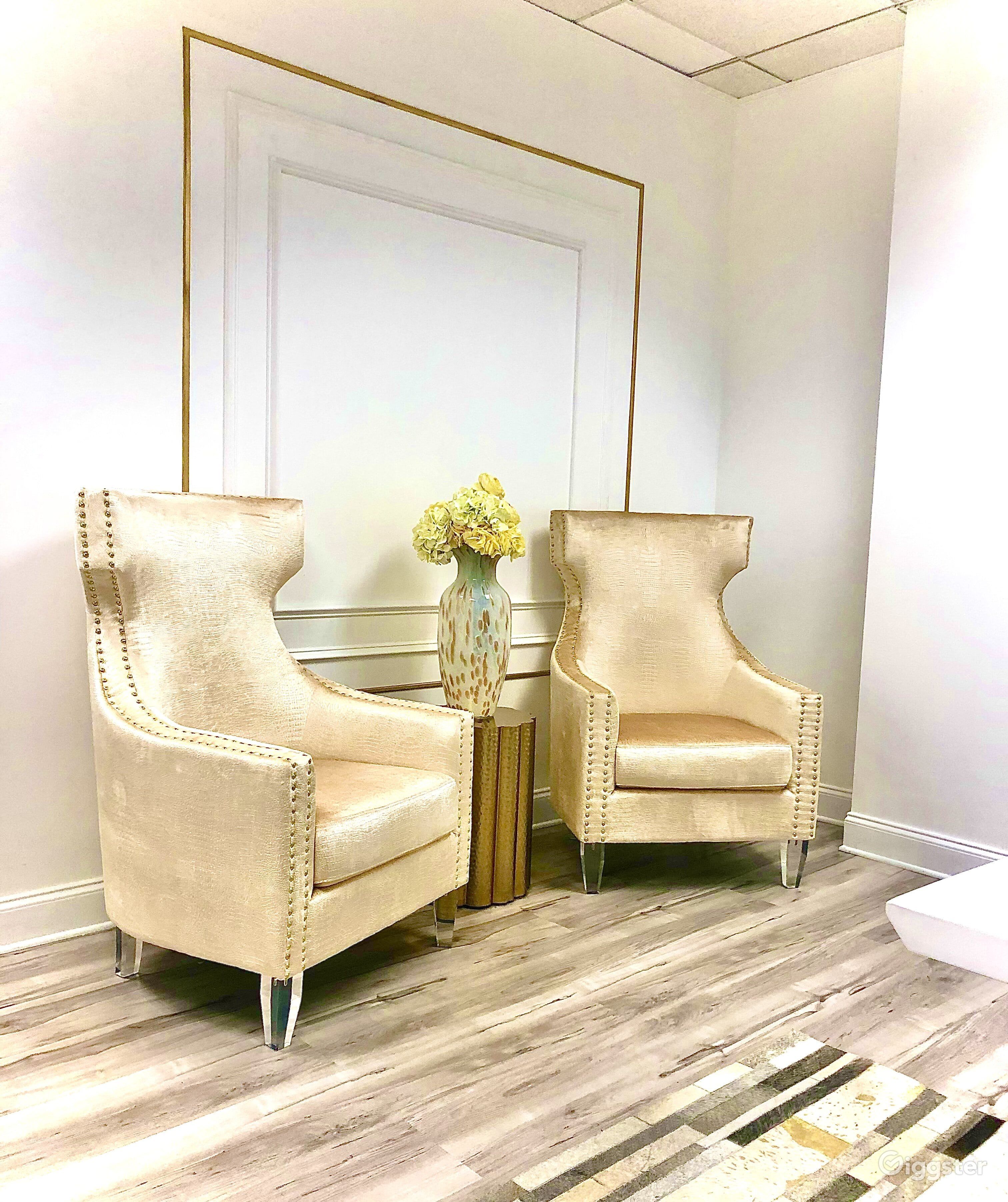 Luxury Office Space On Top Floor! | Rent this location on Giggster