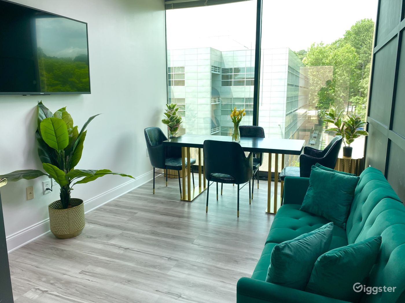 View of Luxury Office Space On Top Floor! | Rent this location on Giggster