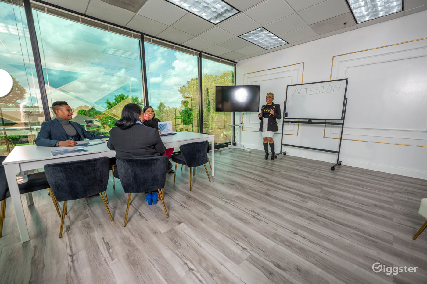 Picture of Luxury Office Space On Top Floor! | Rent this location on Giggster