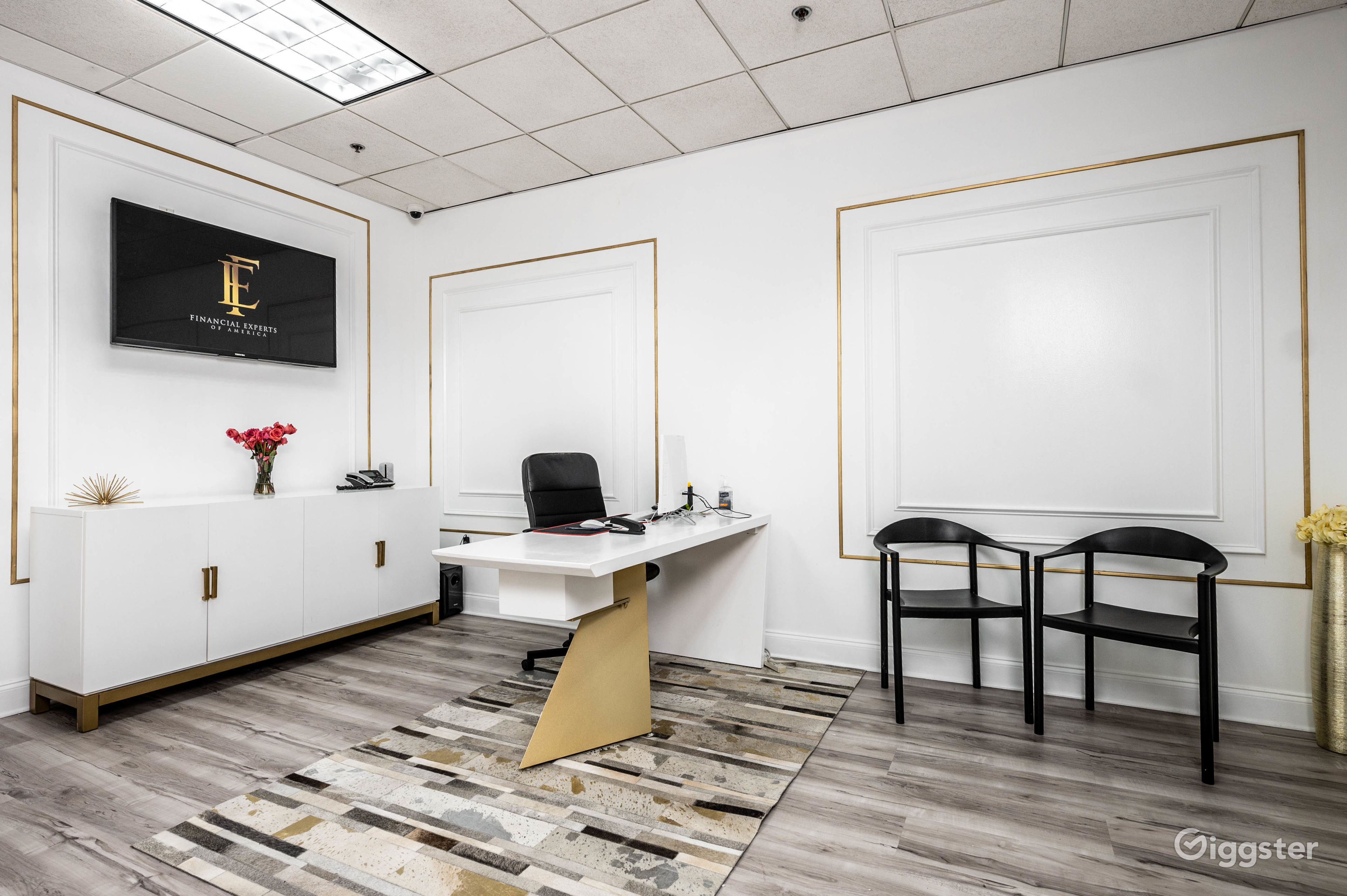 Image showcasing Luxury Office Space On Top Floor! | Rent this location on Giggster