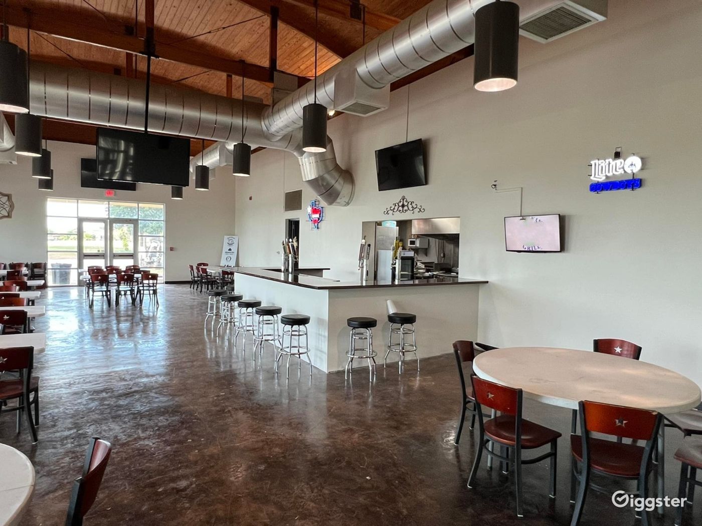 Club House Grill in Mission del Lago Rent this location on Giggster